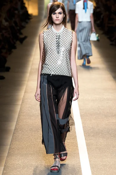 Look 40